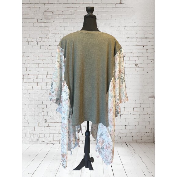 Boho Upcycled GRL PWR Tshirt Poncho One Size - Picture 2 of 3